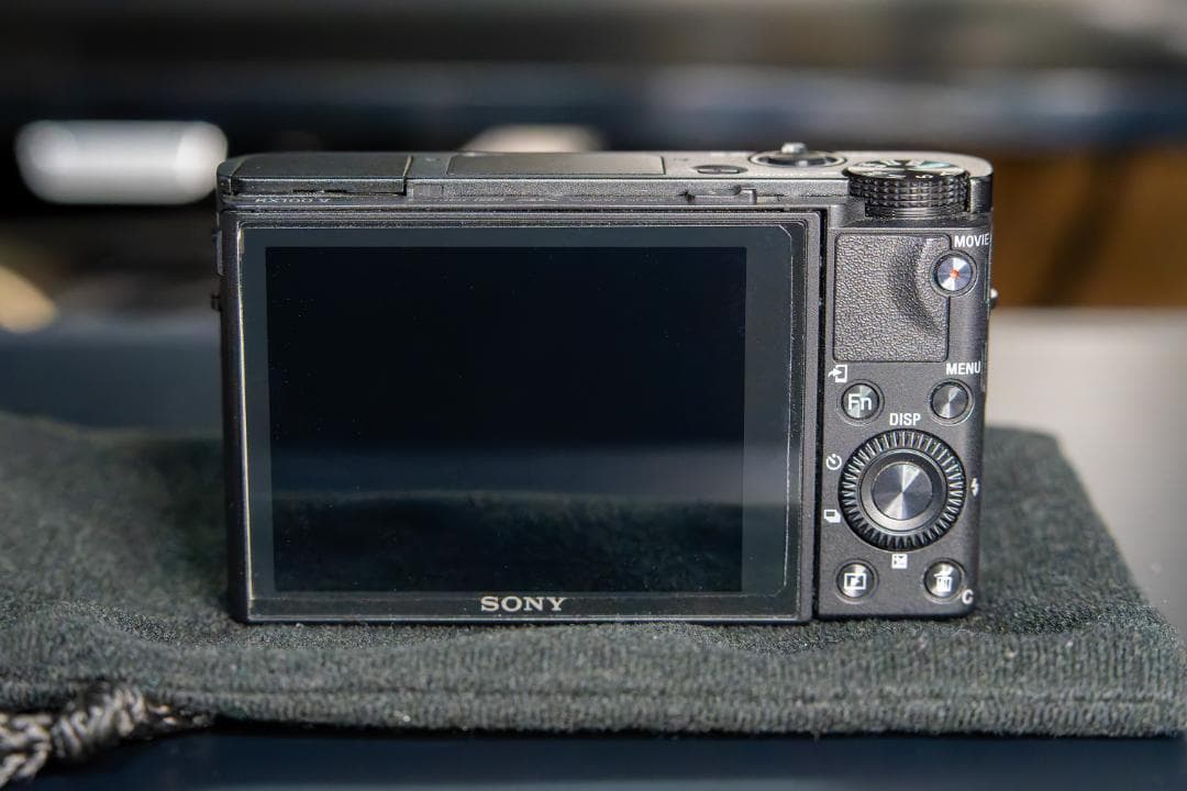 RX100V (DSC-RX100M5A)とVCT-SGR1