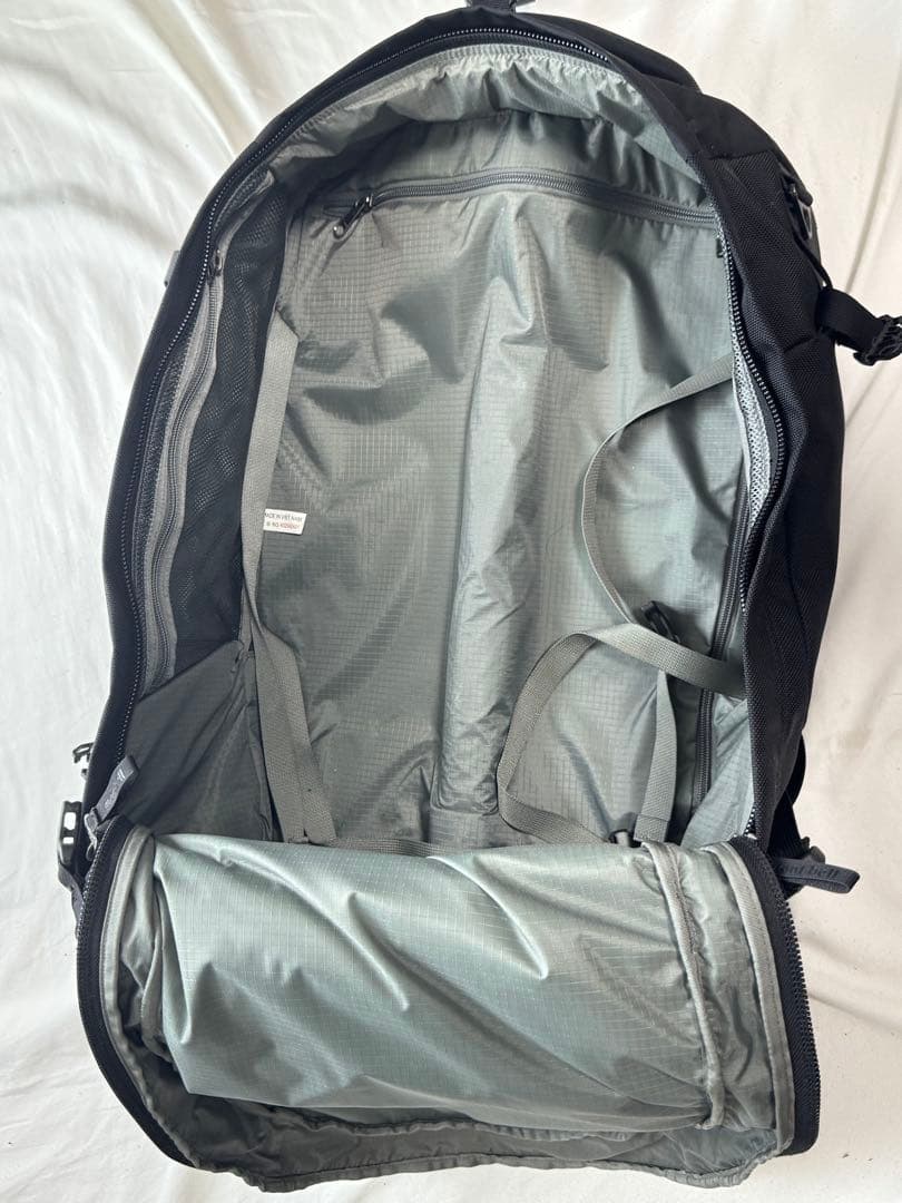 【旧モデル】 montbell ウィーリーバッグ45ブラック モンベル