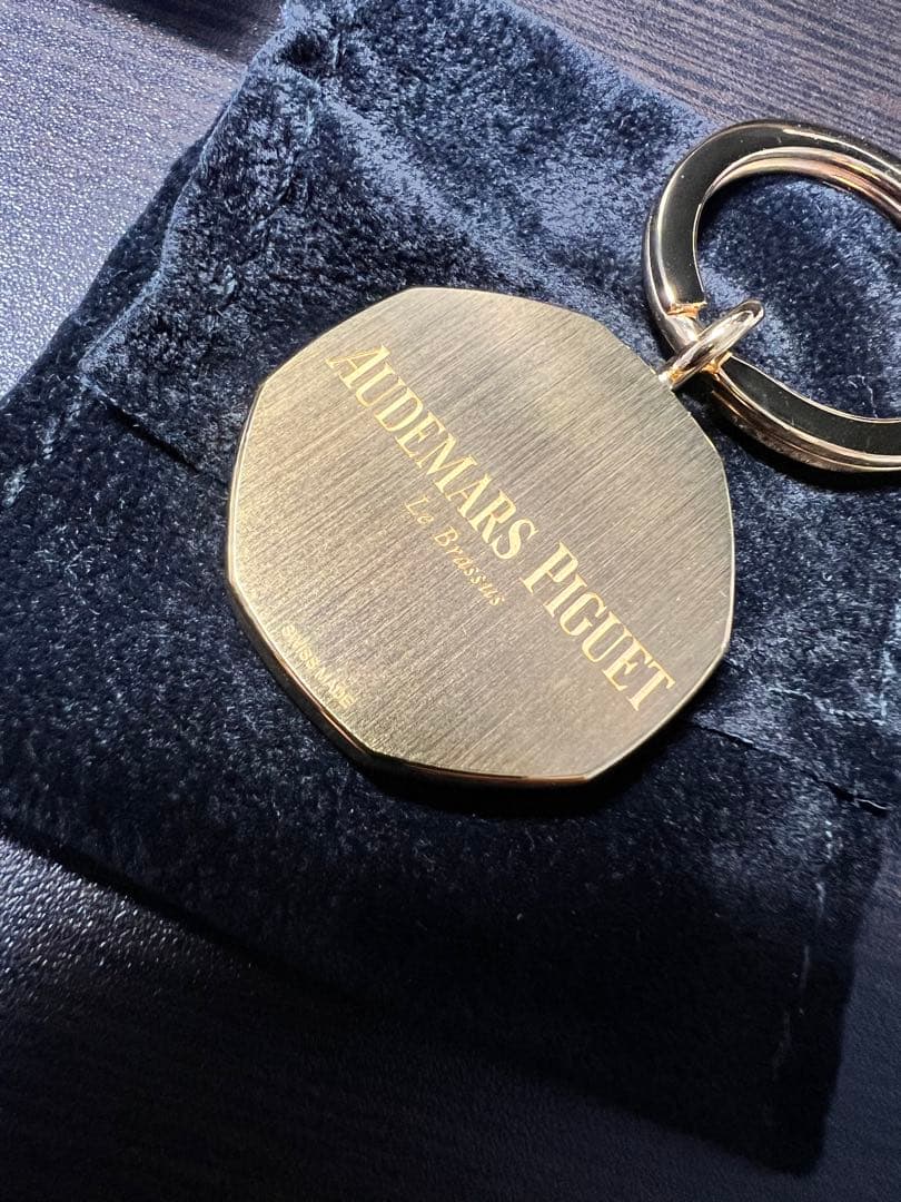 オーデマピゲ　ノベルティ　八角形　キーホルダー