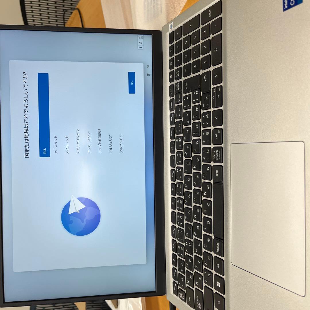 デルInspiron 15 3520/15.6型/Corei7/メモリ16GB