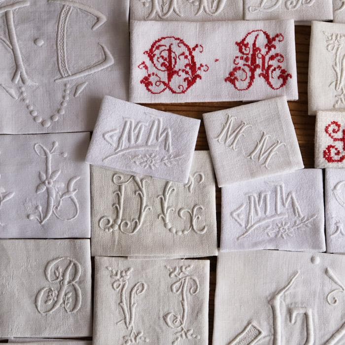 【6】たくさん18枚！ フランス アンティーク イニシャル 手刺繍 端切れ