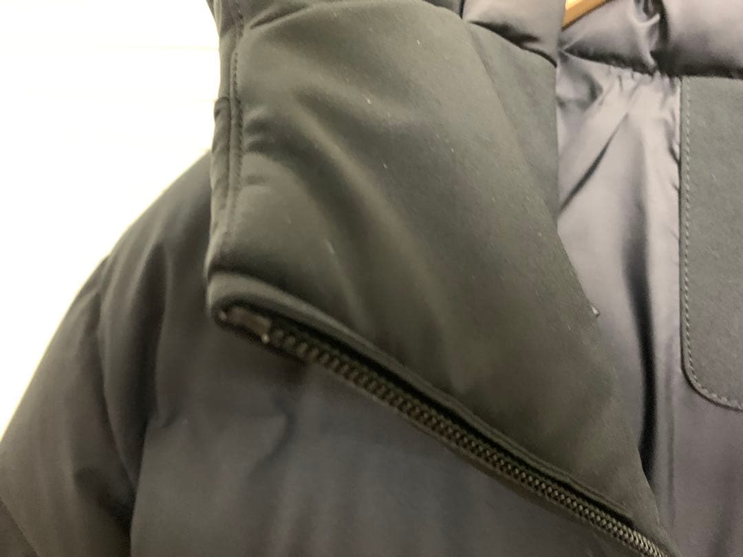 UNIQLO シームレスダウンパーカ Lサイズ（ブラック）