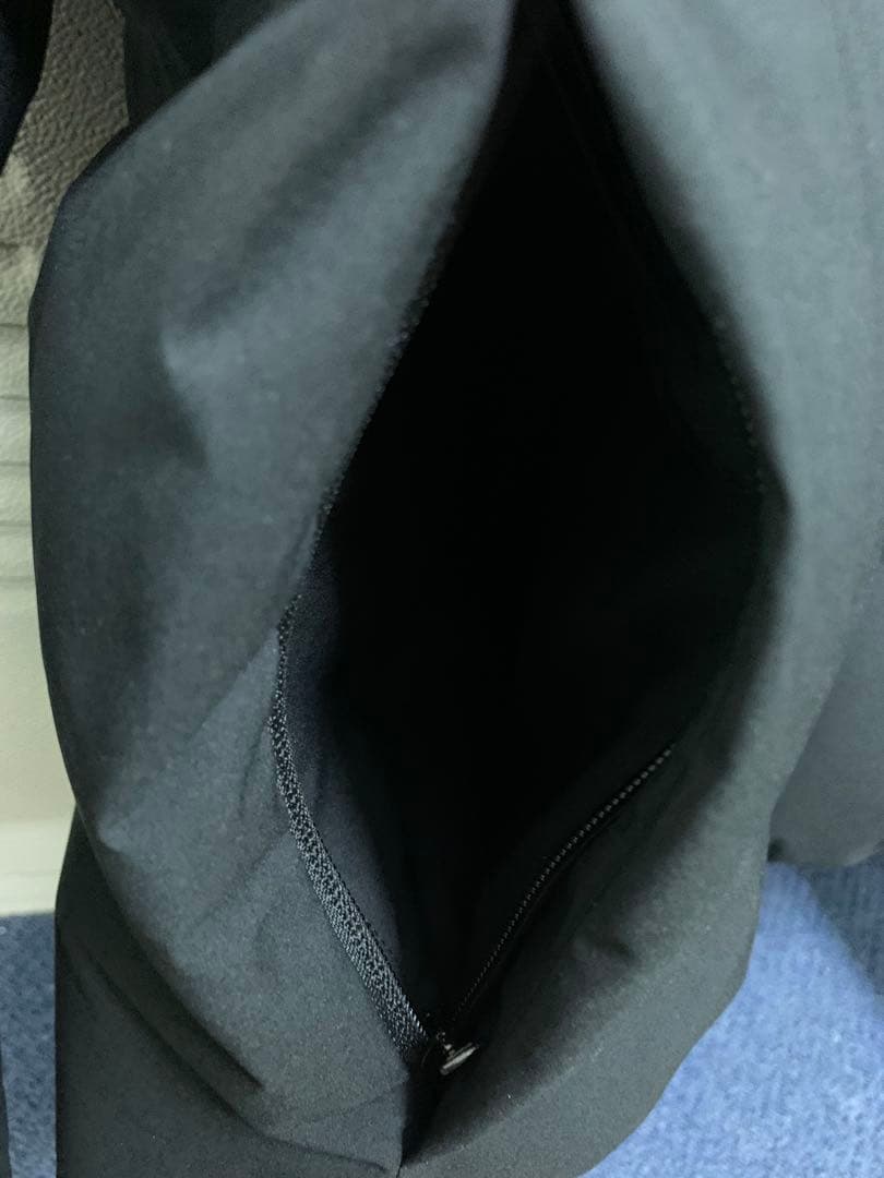 UNIQLO シームレスダウンパーカ Lサイズ（ブラック）