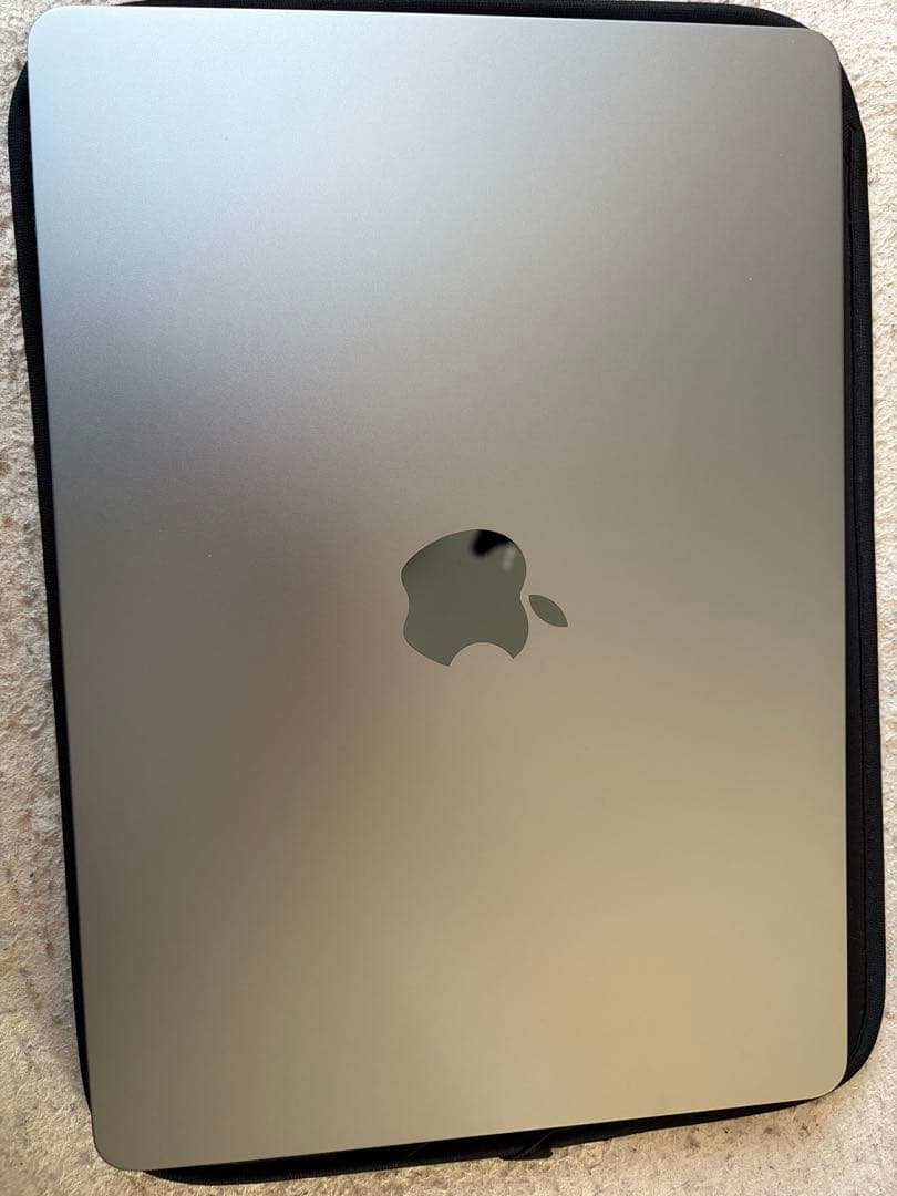 【ほぼ未使用】Macbook Air m2チップ 13.6インチ スペースグレー