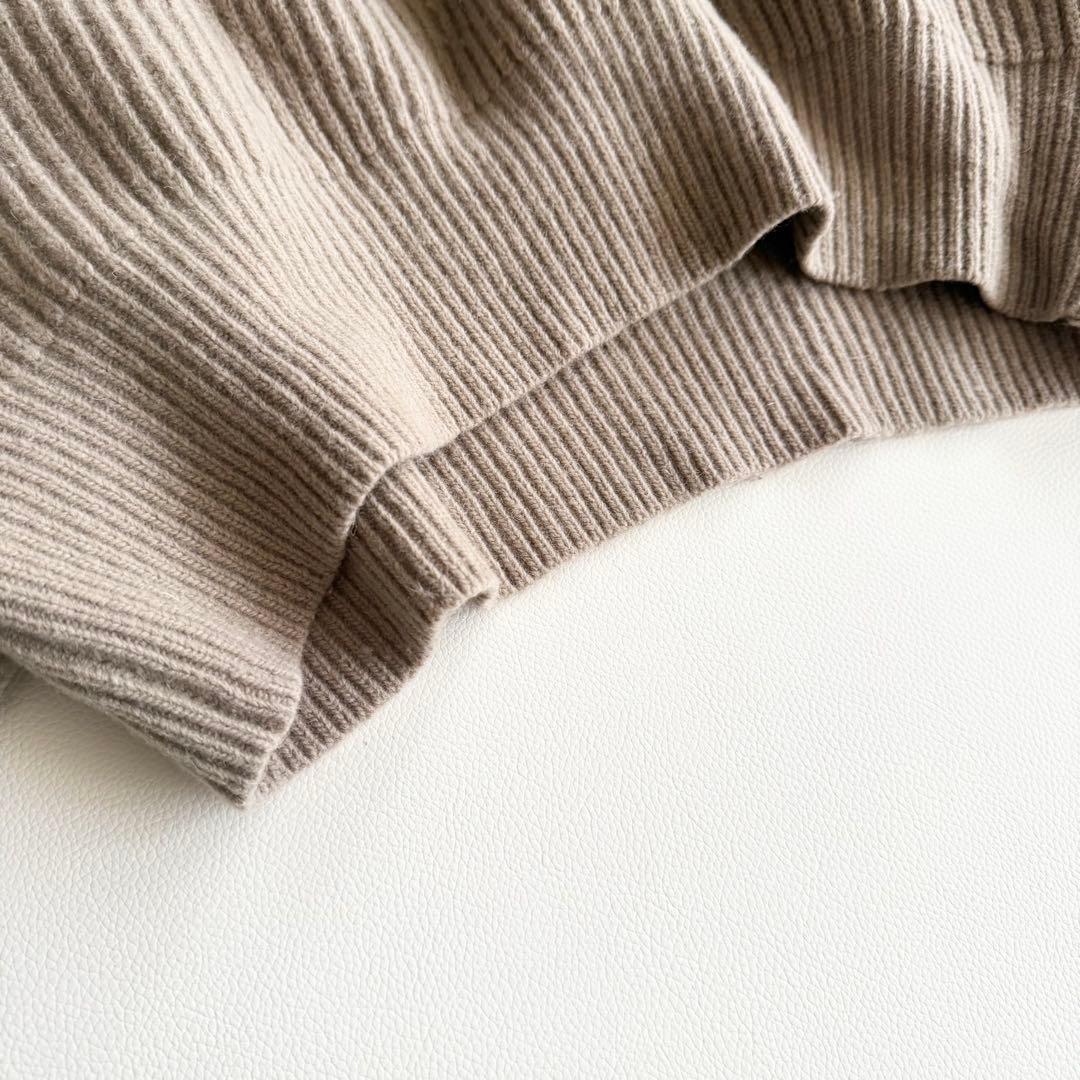 【ノーブル】エクストラファインメリノビッグタートル ベージュ リブ編みニット