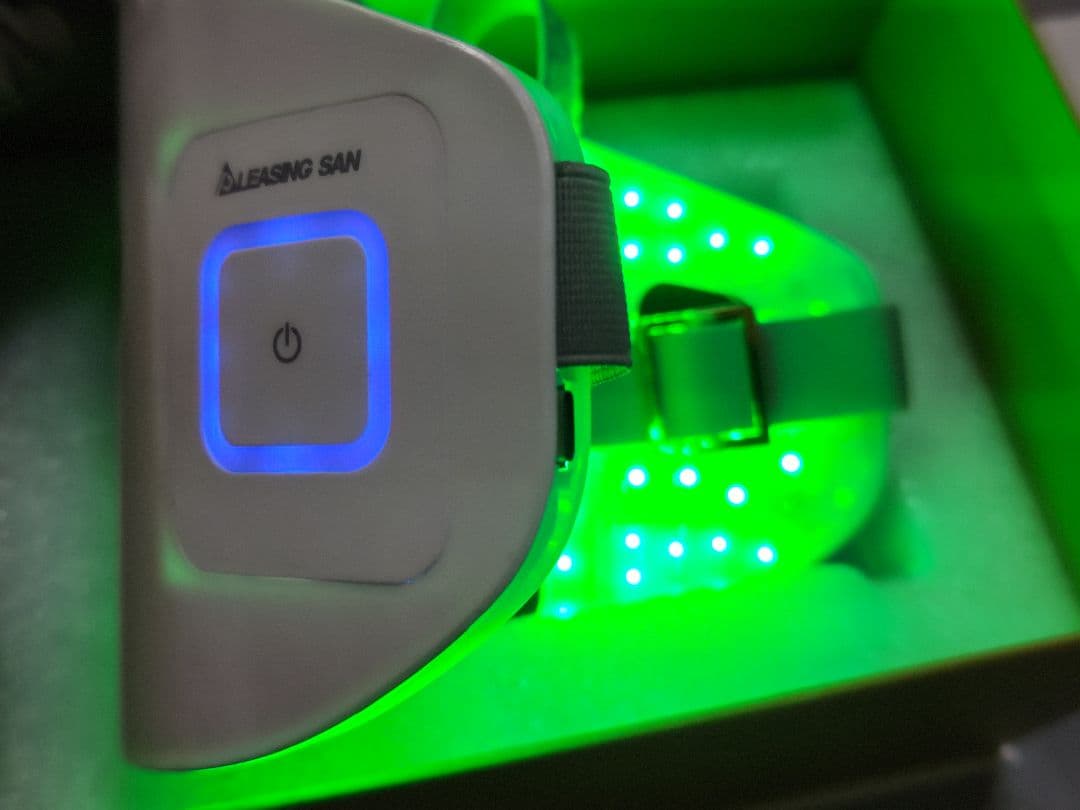 プリージングサン　EMS光美容マスク　ホワイト