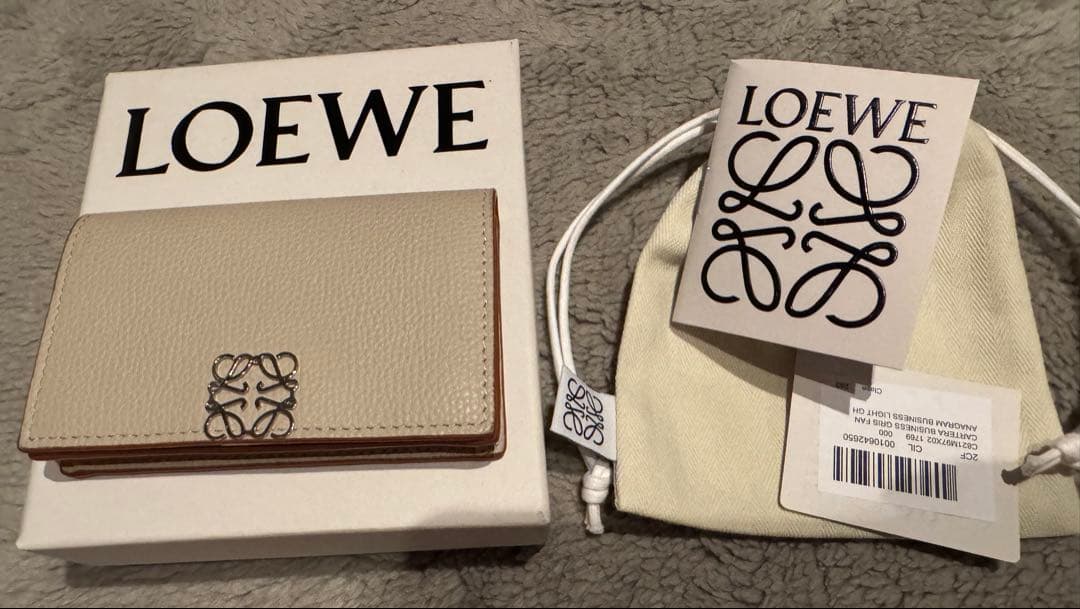 【美品】LOEWE アナグラムビジネスカードホルダーC821M97X02