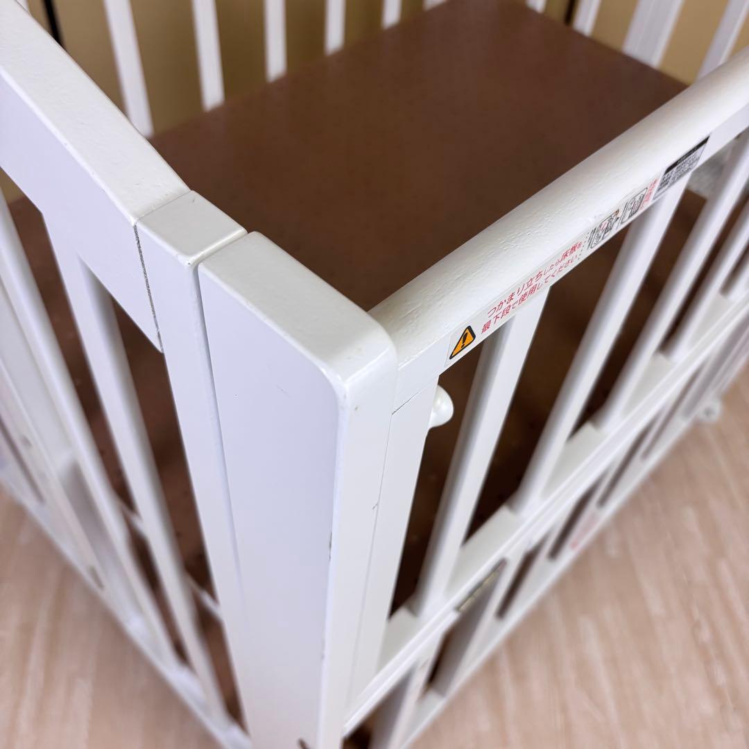 ☆除菌清掃済☆　☆綺麗☆　カトージ　ミニベッド　折りたたみ　ホワイト　扉開閉式