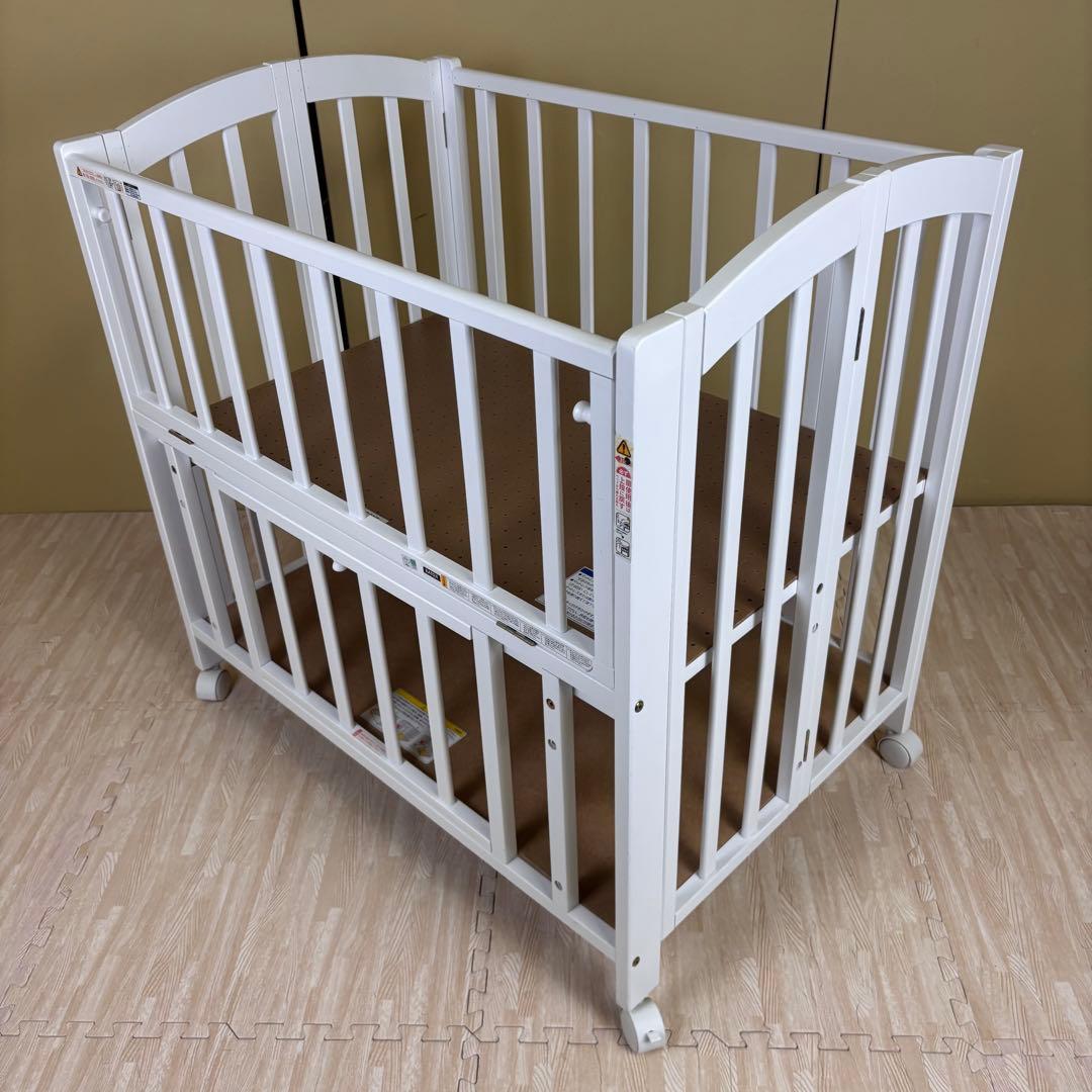 ☆除菌清掃済☆　☆綺麗☆　カトージ　ミニベッド　折りたたみ　ホワイト　扉開閉式