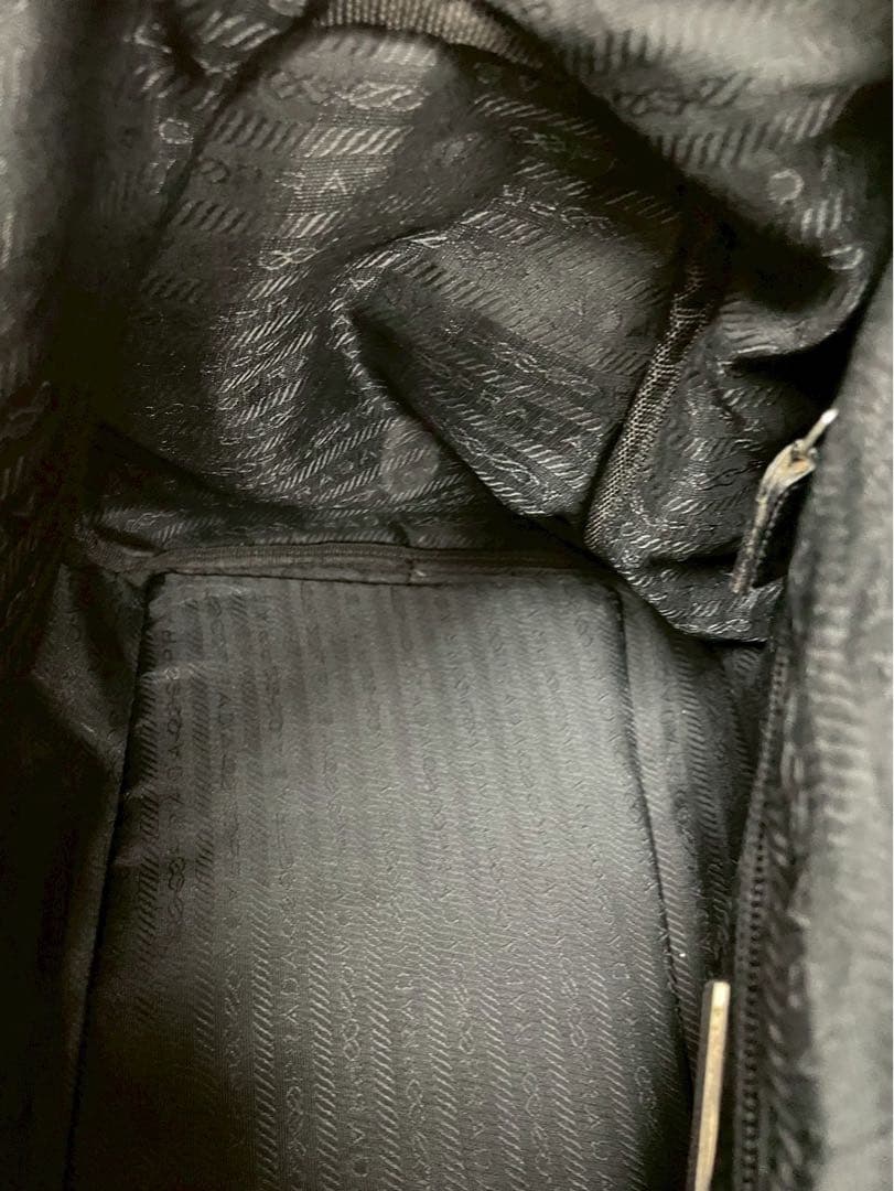 人気✨プラダ　ナイロン　ボストンバッグ　旅行用　三角プレート　ショルダー付き