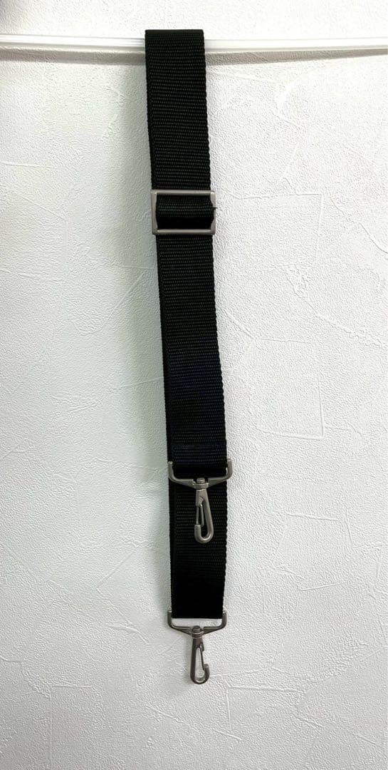 人気✨プラダ　ナイロン　ボストンバッグ　旅行用　三角プレート　ショルダー付き