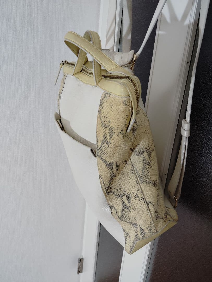 大幅値下げ！美品！コールハン パイソン柄 本革 バッグ