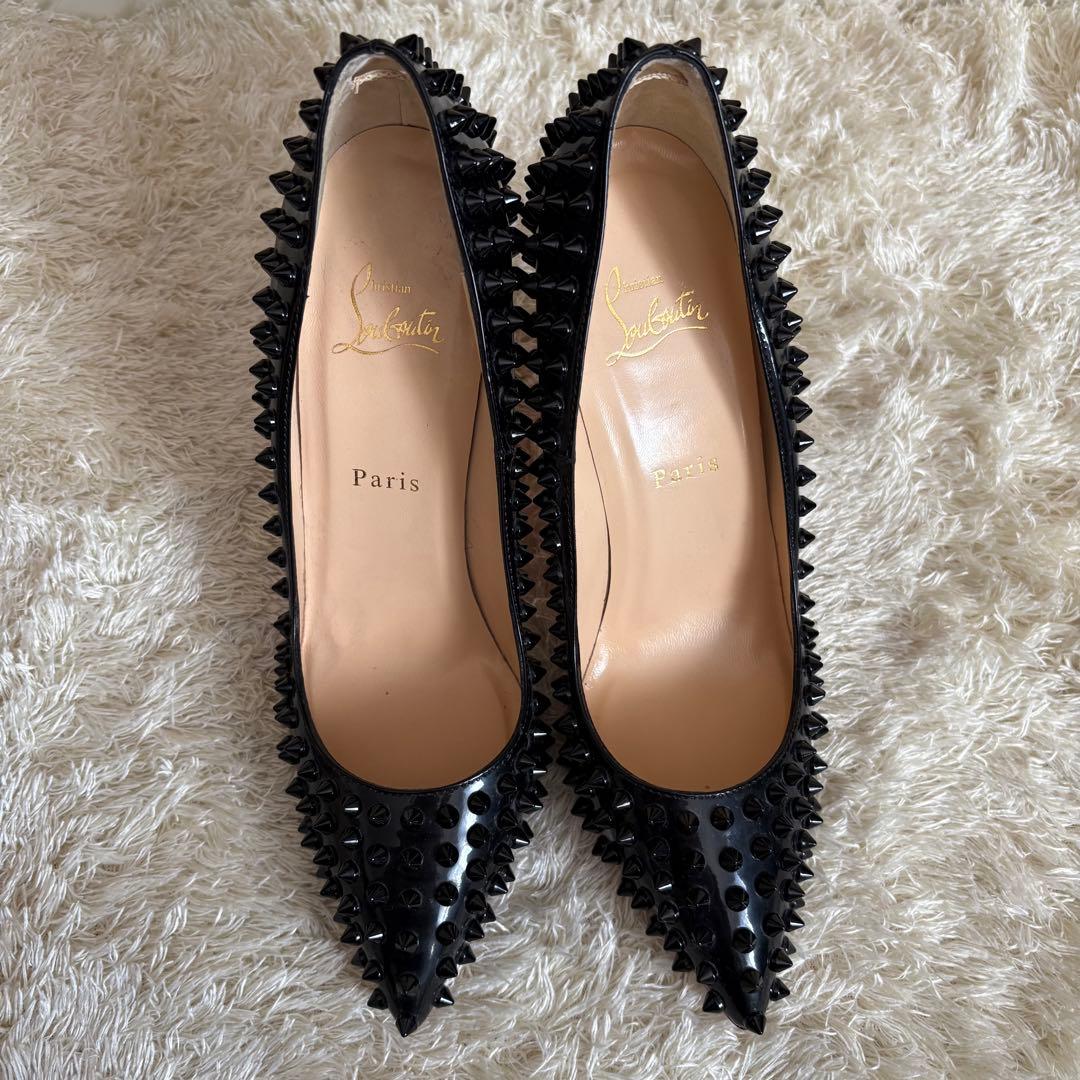 クリスチャンルブタン スタッズ ポインテッドトゥ ハイヒール エナメル 黒