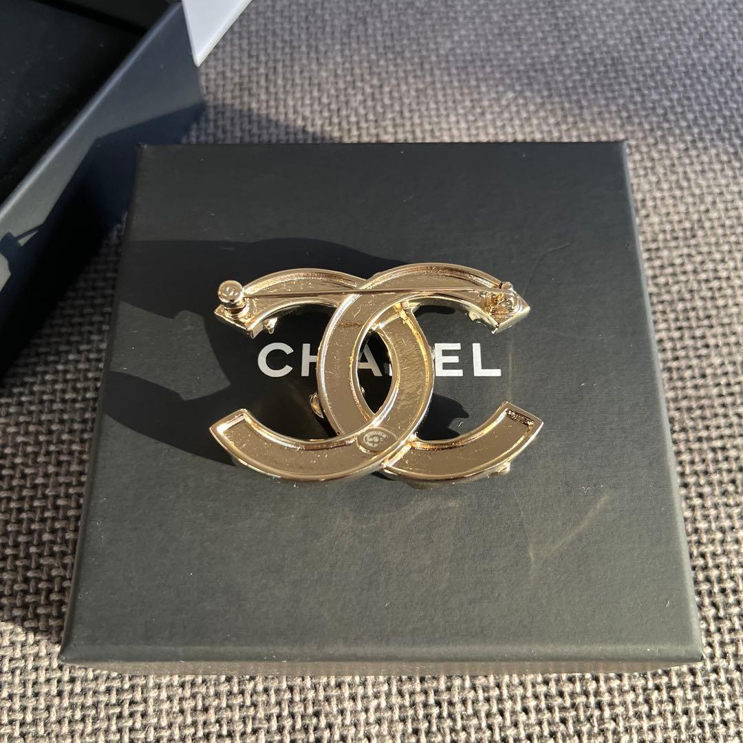 新品　CHANEL シャネル　ブローチ