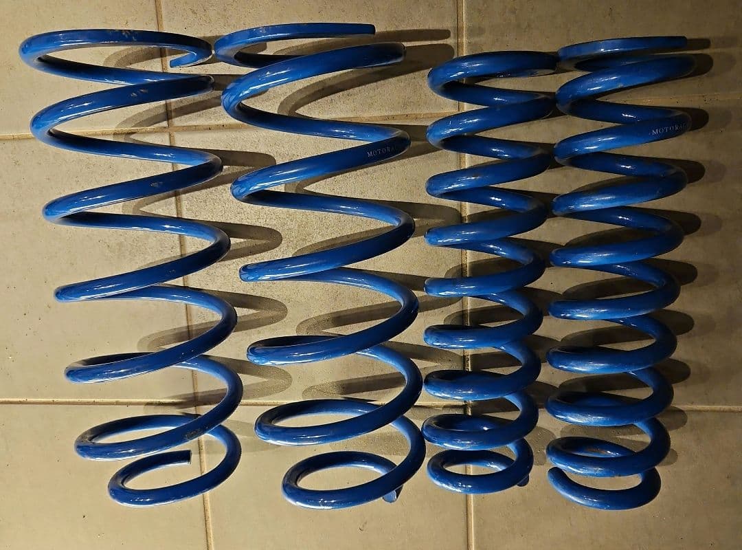 150プラド後期ガソリン車用 　　　　　　　モトレージ　前後スプリングセット