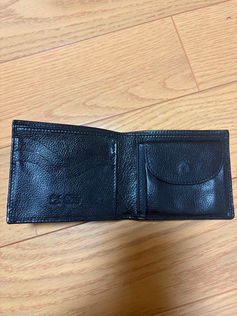 イル ビゾンて二つ折り財布