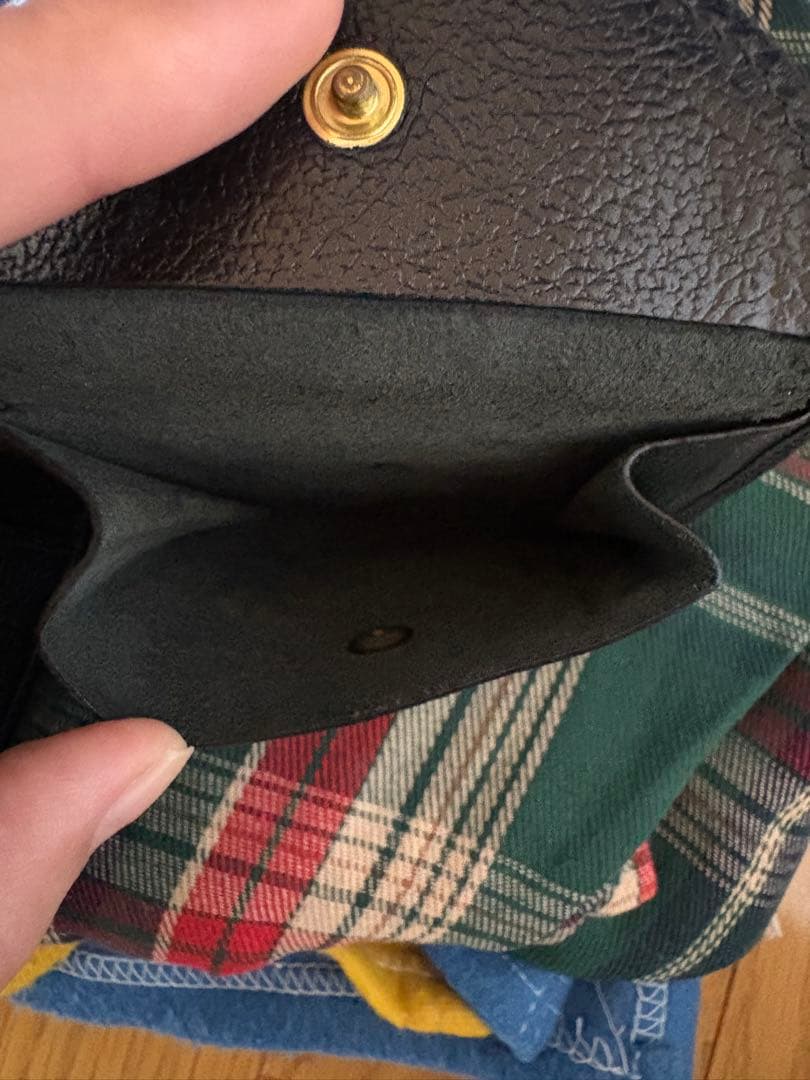 イル ビゾンて二つ折り財布