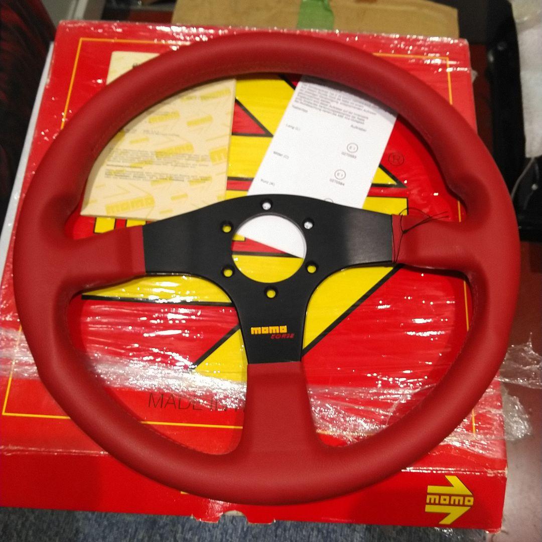 モモ momo コルセ corse レッド ステアリング