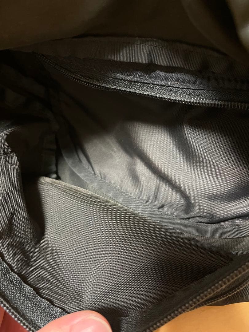 patagonia ボディバッグ 黒　ヒップボルト