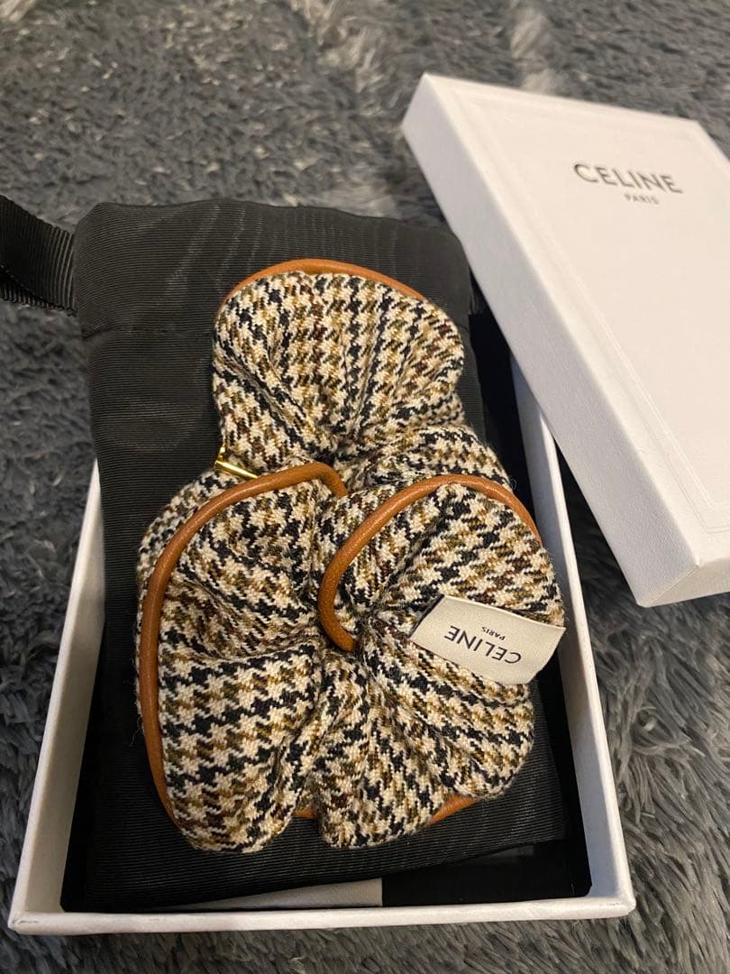 セリーヌ 千鳥格子 トリオンフ シュシュ 箱付