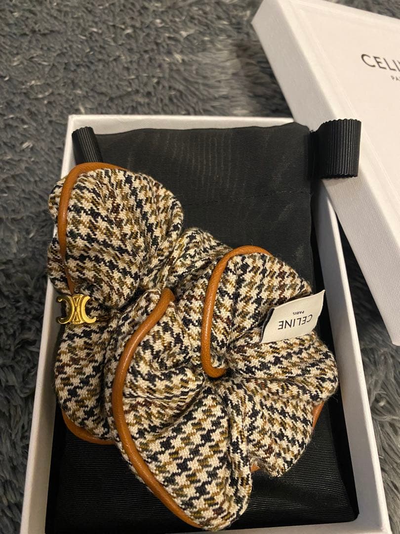 セリーヌ 千鳥格子 トリオンフ シュシュ 箱付