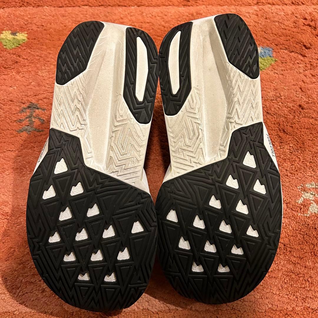 美品 ニューバランス FuelCell Rebel v5 サイズ26.5㎝