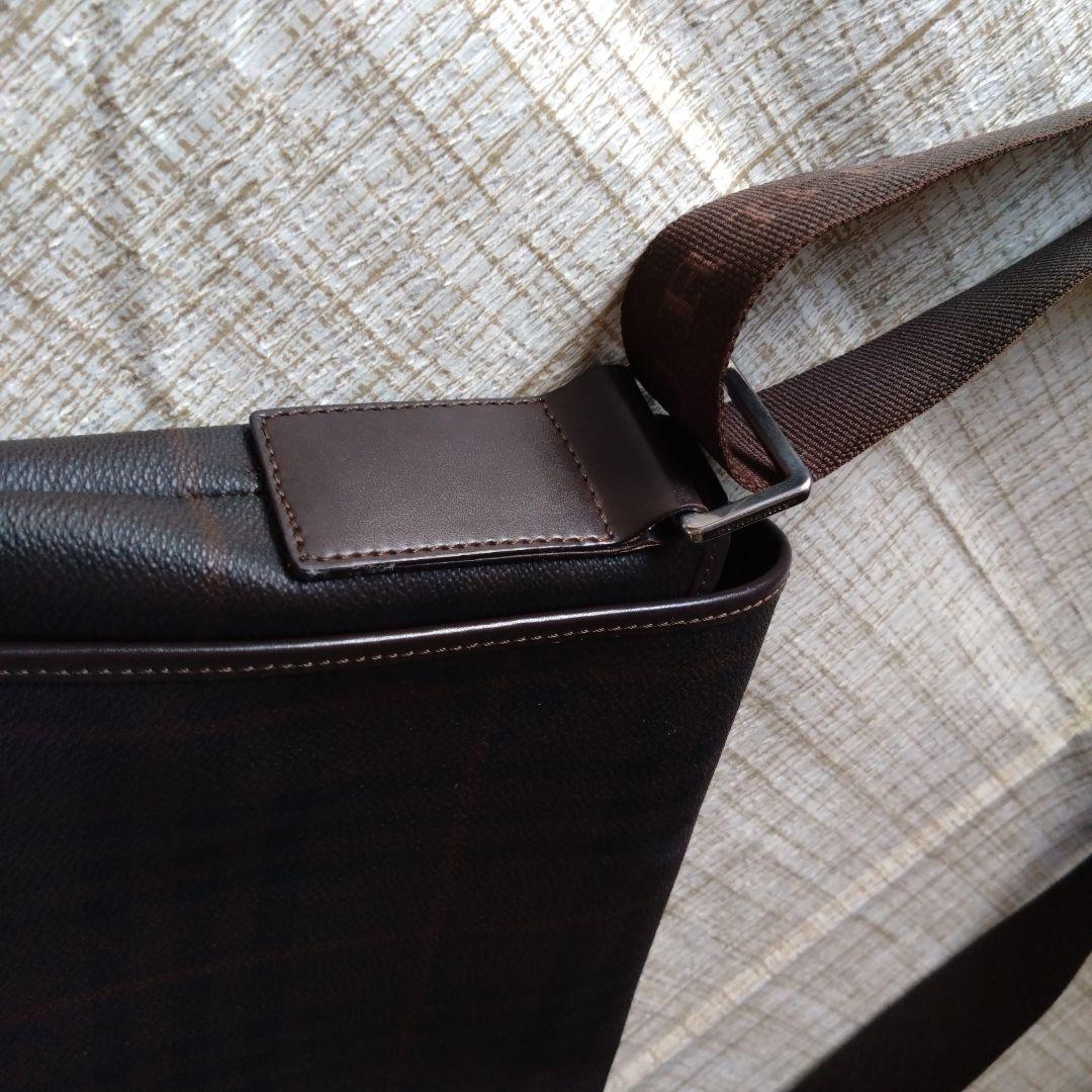 美品です。バーバリーショルダー