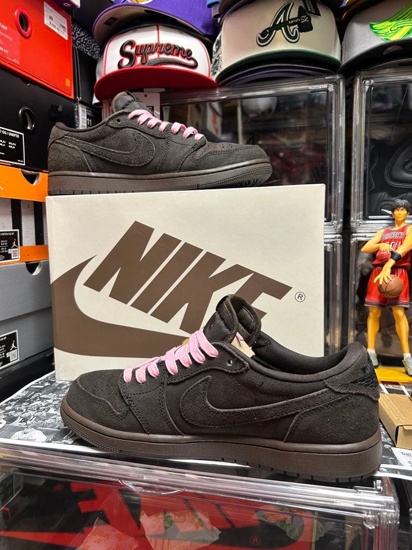 【おちゃ Travis Scott × Nike Air Jordan 1