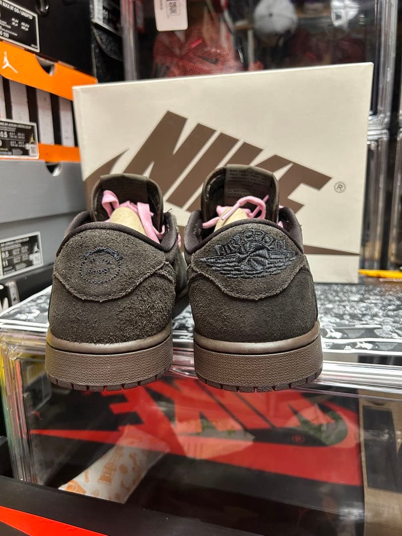 【おちゃ Travis Scott × Nike Air Jordan 1