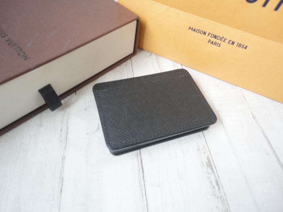 超美品☆超希少☆ヴィトン【タイガ】新型ケース【レザー パース】D01