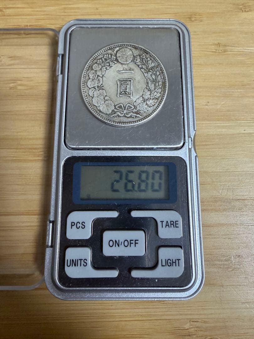 新1円銀貨 一円 一圓 修正 日本 古銭 明治37年