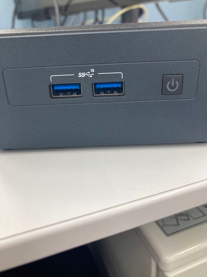 ミニパソコン　NUC 大容量1TB