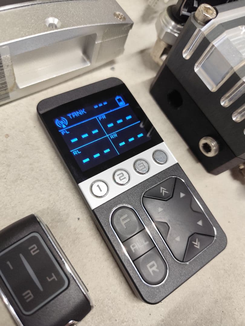 エアフォース　マネジメントシステム　電磁弁　タンク　コンプレッサー　エアホース