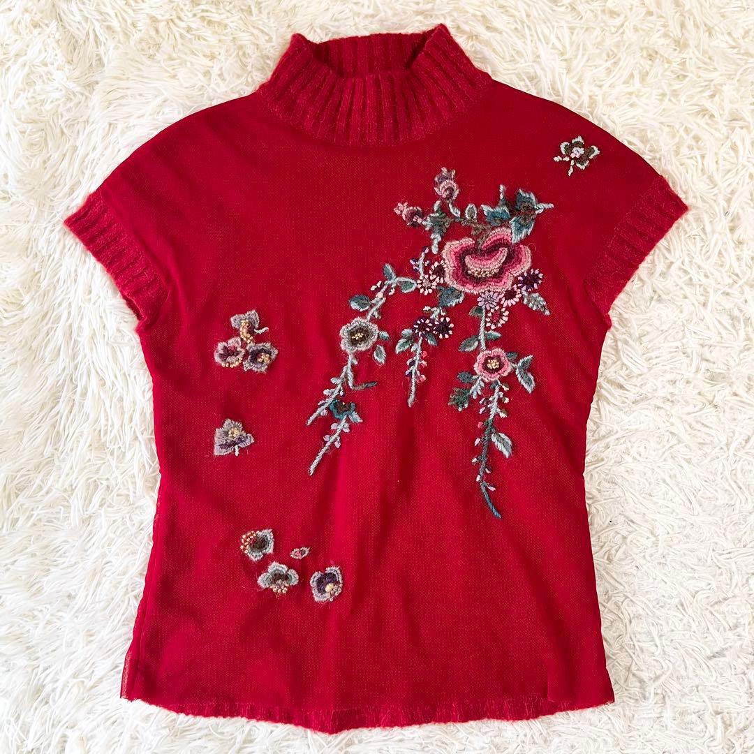 VIVIENNE TAM ヴィヴィアンタム　花柄　刺繍　半袖ニット　　赤