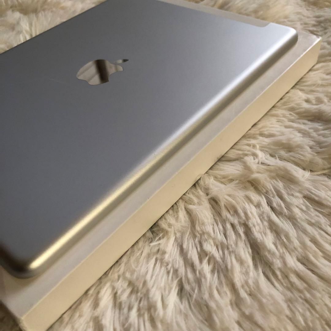 【完動品】iPad 第5世代 32GB SIMフリー【すぐ発送】