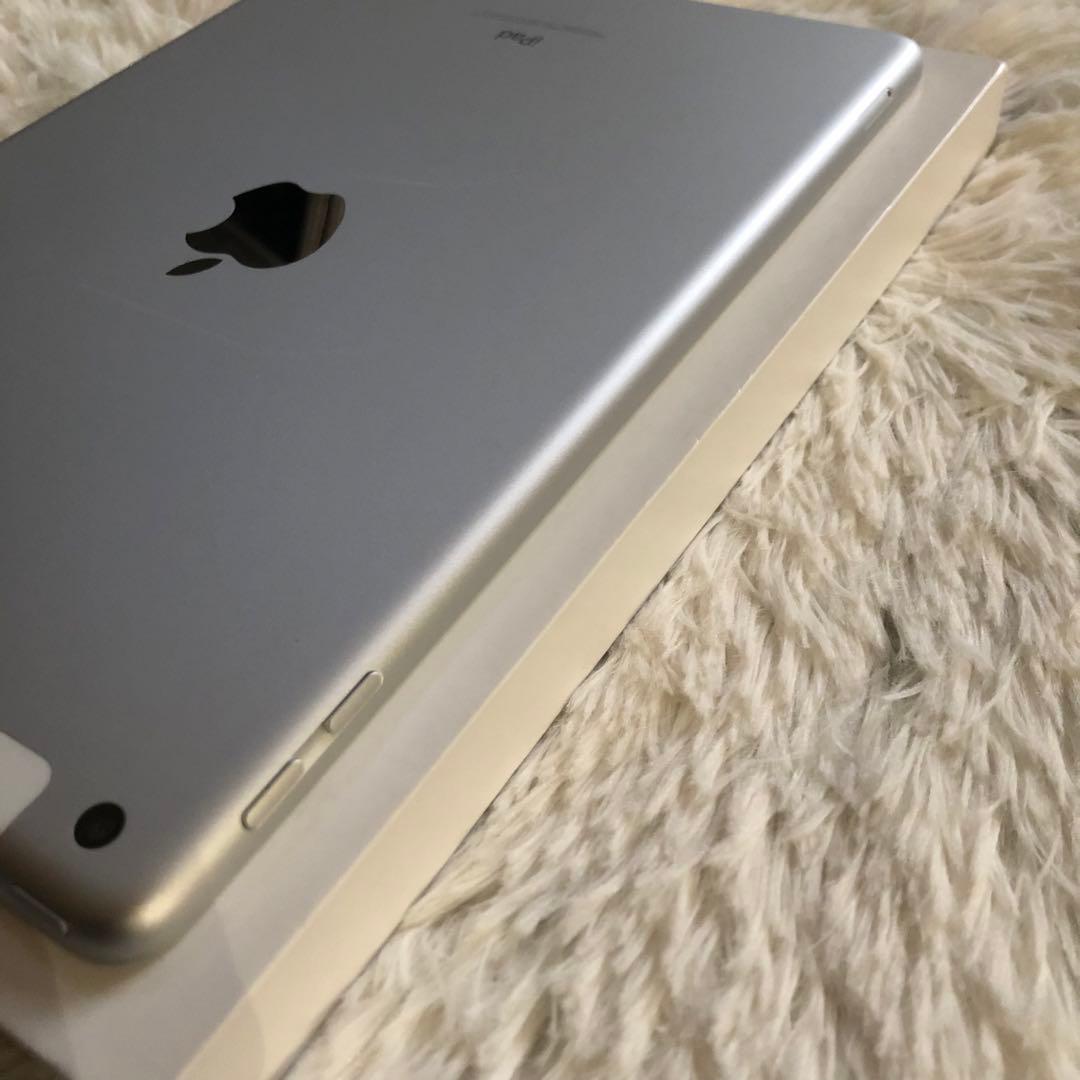 【完動品】iPad 第5世代 32GB SIMフリー【すぐ発送】