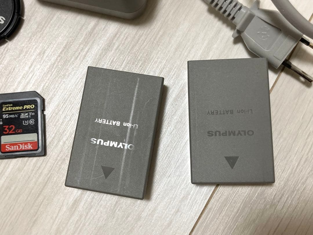 【美品】OLYMPUS オリンパス PEN E-PL9 ミラーレス一眼カメラ