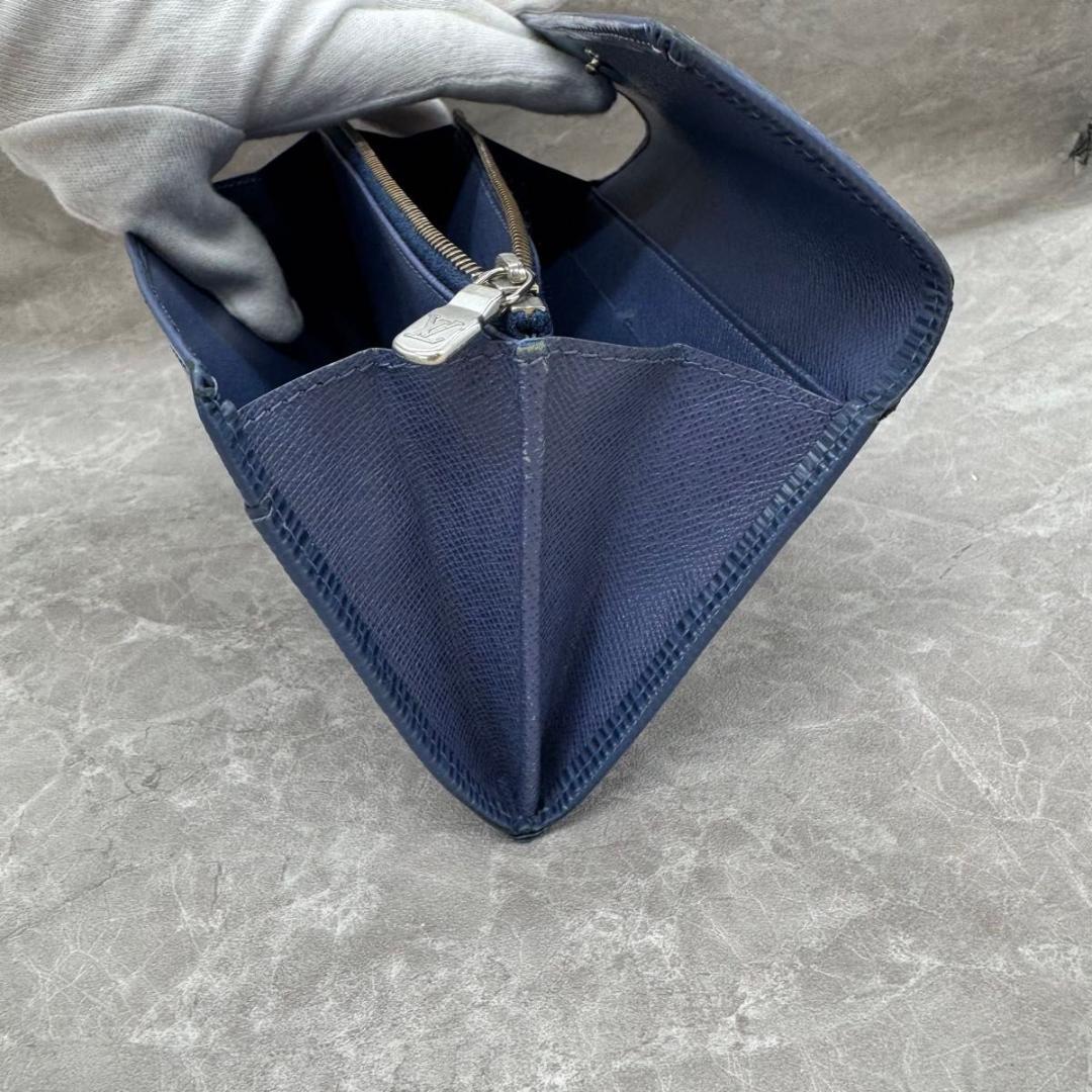 ルイヴィトン　VUITTON エピ ルイヴィトン　長財布　ブルー系