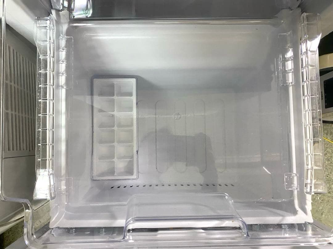 近隣地域限定送料無料❗️ 美品　2022年製 SHARP 179L冷蔵庫