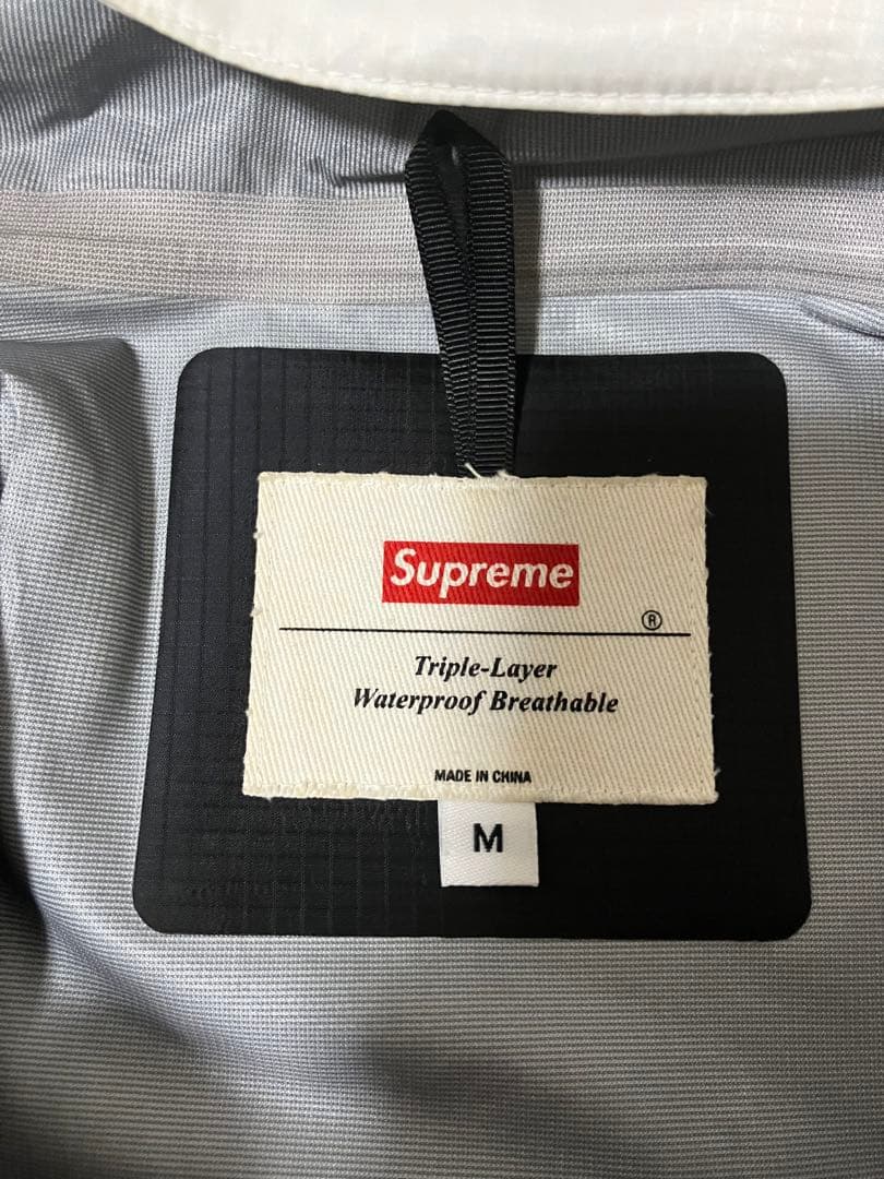 Supreme 黒 M ナイロンパーカー