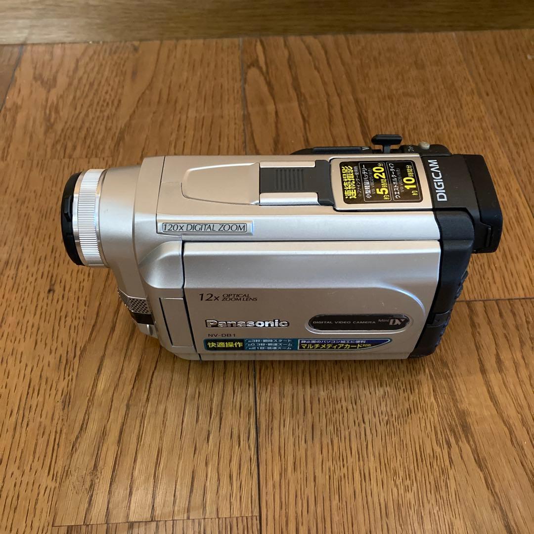 動作確認済 Panasonic ビデオカメラ NV-DB1 付属品多数 シルバー