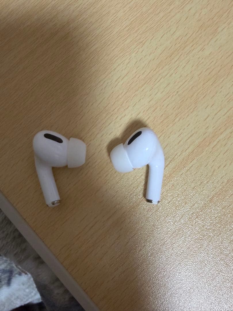 Apple AirPods Pro 本体 充電ケース付き