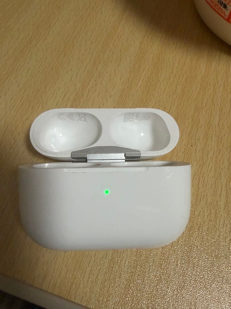 Apple AirPods Pro 本体 充電ケース付き
