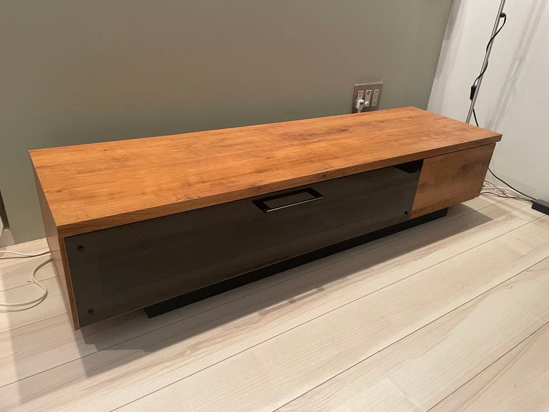 美品　テレビボード　サイドボード　おしゃれ収納　幅140cm
