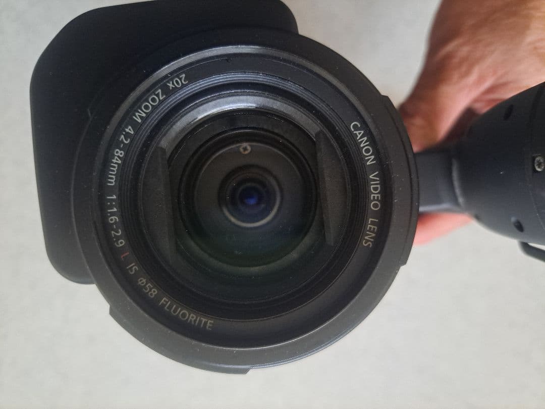 Canon ビデオカメラ本体 100倍ズーム 3ccd GL2 ジャンク品