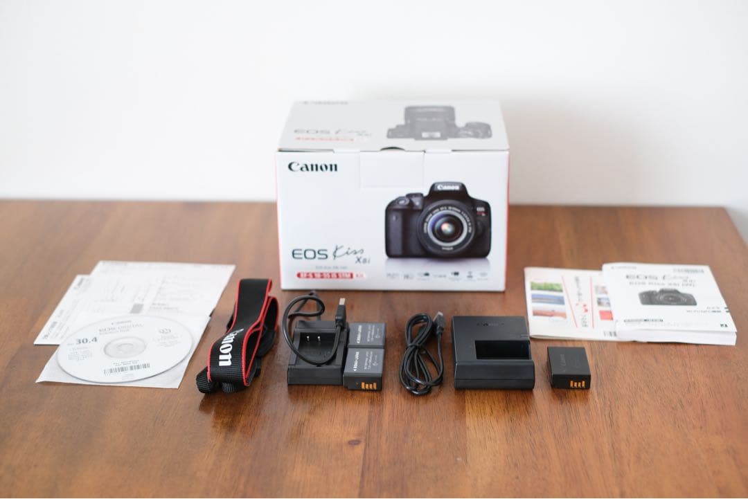 Canon EOS Kiss X8i レンズ片方のみ