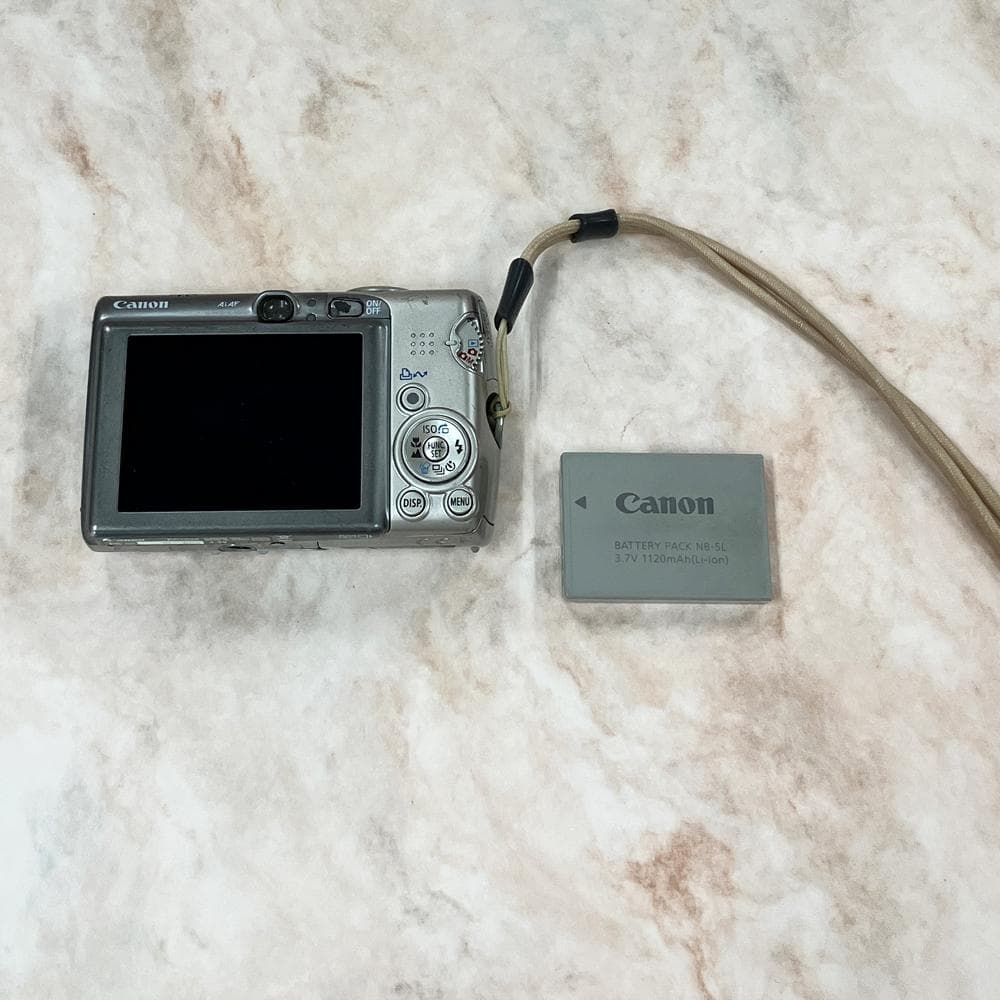 #2805-3　Canon　IXY810IS　キャノン　デジタルカメラ　ジャンク