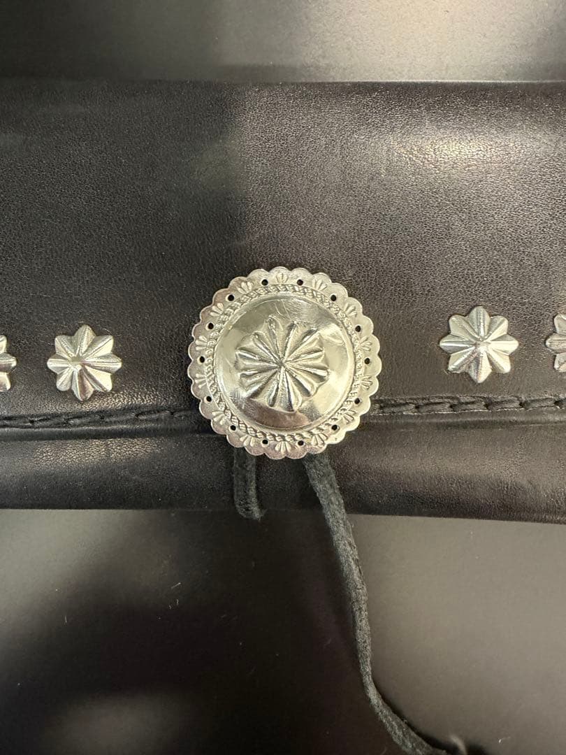 goro's ゴローズ 三つ折り長財布(黒) svコンチョ小　アポロコンチョ