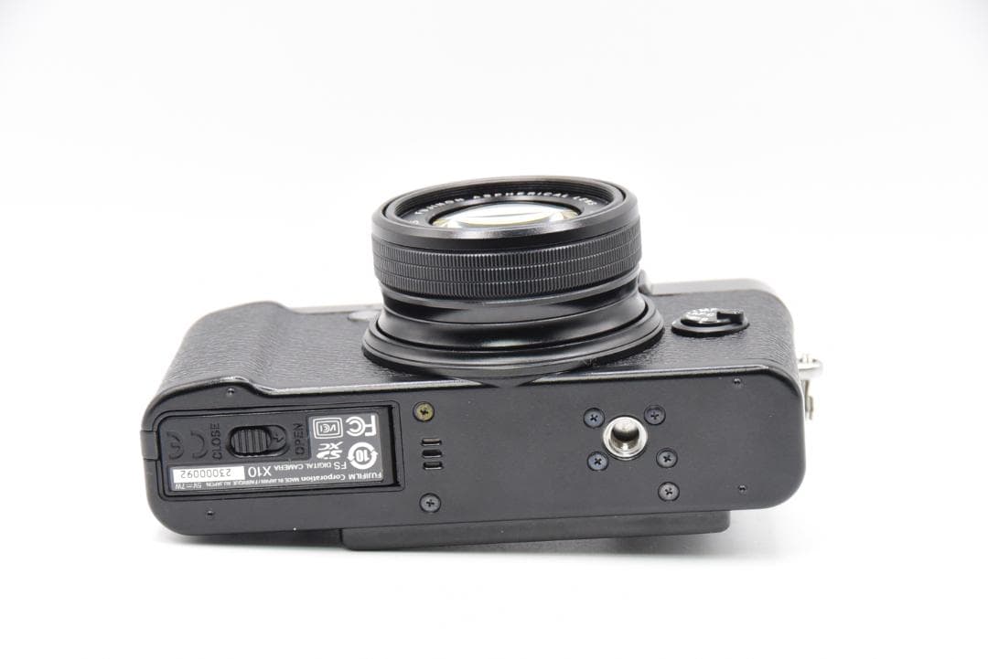 ■ 訳あり商品 ■ フジフィルム FUJIFILM X10 《元箱付き》