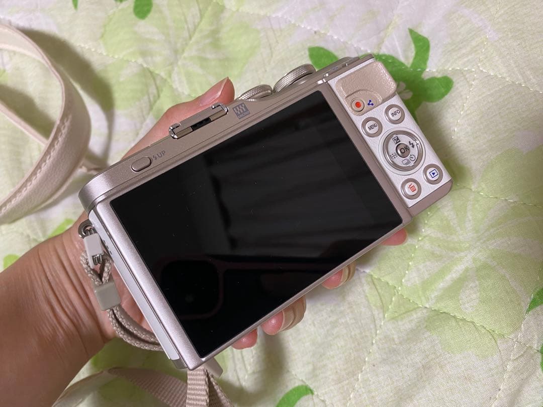 値下げ‼️Olympus E-PL9★ミラーレス一眼カメラ